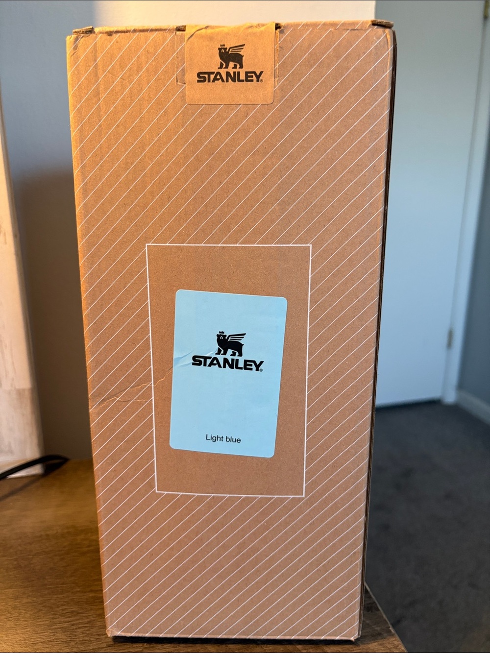 Stanley x LoveShackFancy 40 oz Quencher H2.0 Floral Tumbler NIB - Picture 5 of 7
